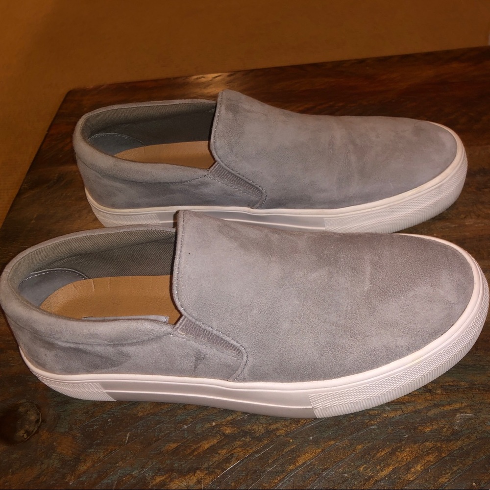 Steve Madden Gills Grey Suede